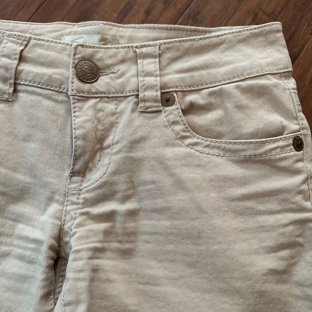Seven7 Khaki Jean Shorts - Picture 4 of 11